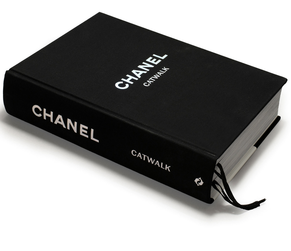 Chanel Catwalk: The Complete Collections by Patrick Mauries (English) Hardcover